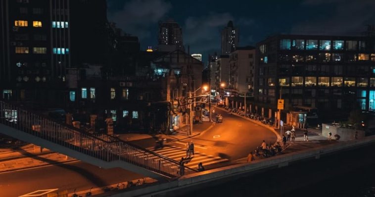 24 Hours in a City: Transform Ordinary into Magic